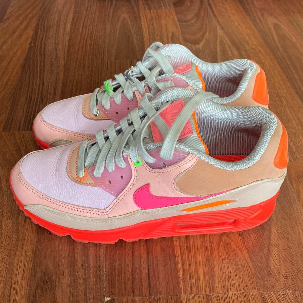 Nike Women’s Air Max 90